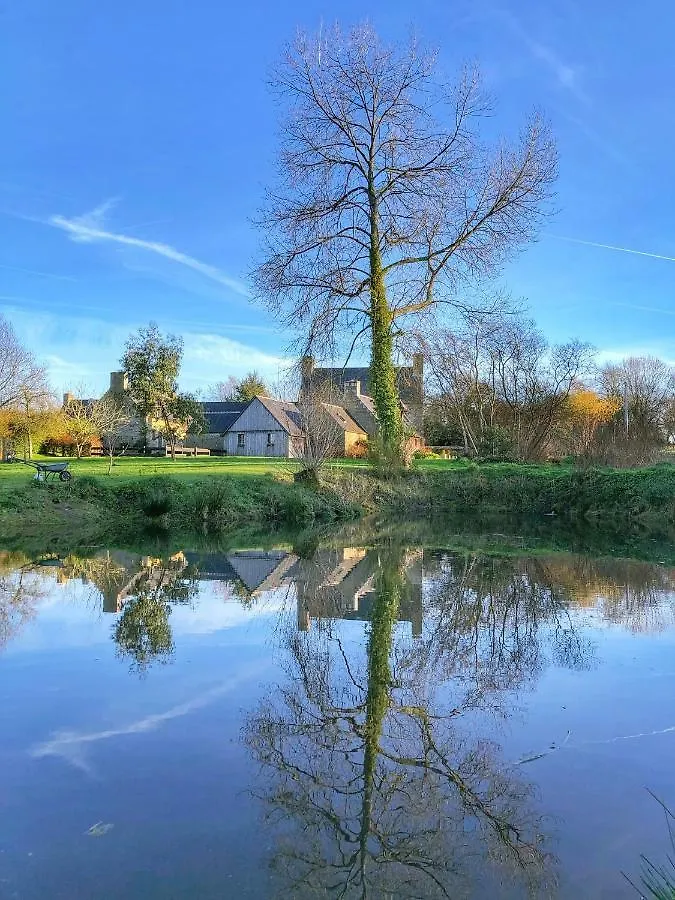 Hotel Manoir De L'Isle Ploumilliau 0*,  Francia